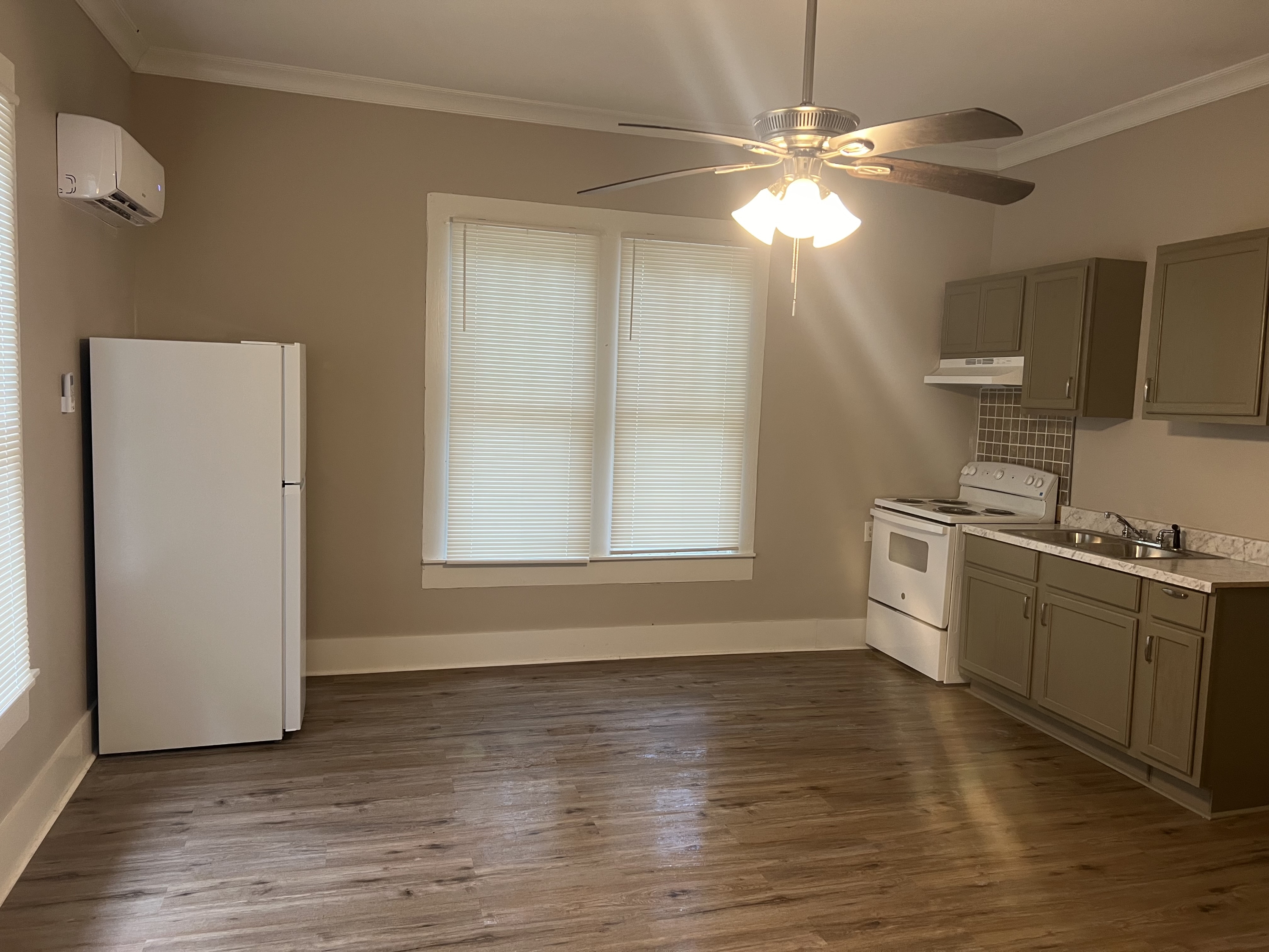 1409 Main St. - C