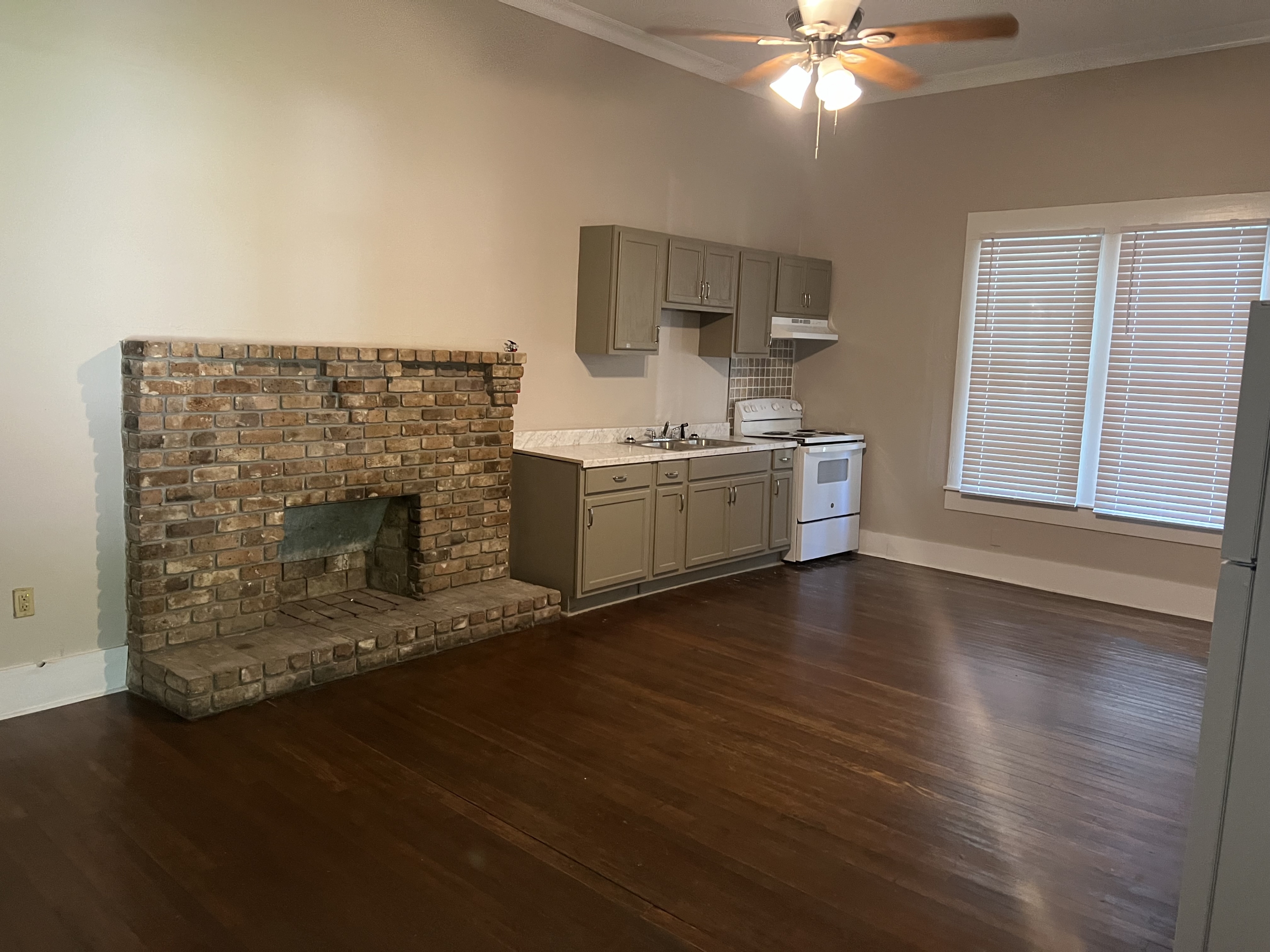 1409 Main St. - A